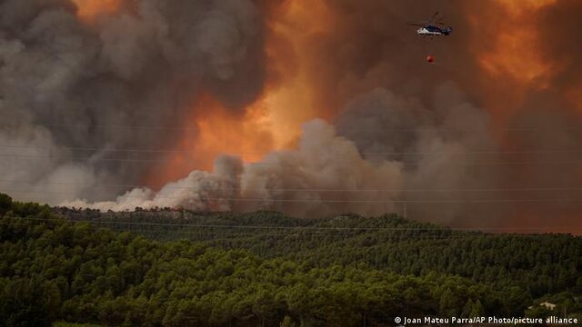 گسترش آتش‌سوزی‌های جنگلی در اروپا/ بزرگترین حریقِ کالیفرنیا، خانه‌ها را سوزاند