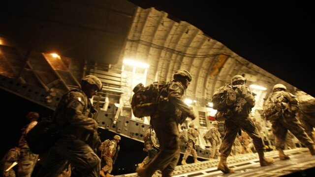 پایان ۲۰ سال اشغالگری؛ آخرین نظامیان آمریکا افغانستان را ترک کردند