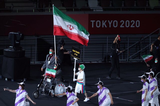 کاروان ایران در افتتاحیه پار المپیک توکیو رژه رفت+ عکس و فیلم