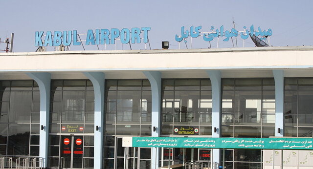 هجوم شهروندان به فرودگاه کابل؛ ۱۰ تن جان باختند