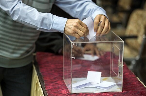 ثبت نام ثوری و حسینی در انتخابات فدراسیون بوکس