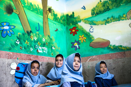طالبان تنها از پسران و معلمان مرد خواست به مدرسه بازگردند