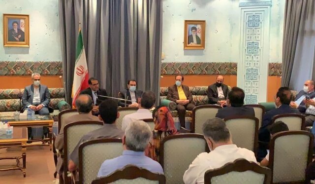 نشست معاون وزیرامورخارجه کشورمان با جمعی از ایرانیان مقیم عمان