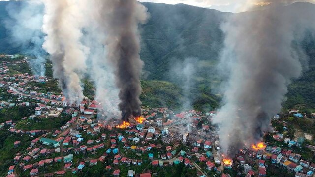 تخریب ۱۶۰ ساختمان در جریان گلوله‌باران شهر “تانتلانگ” میانمار توسط ارتش