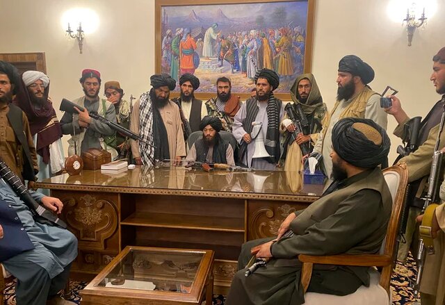 پاک‌آیین: طالبان کماکان اراده‌ای برای تشکیل دولت فراگیر ندارد