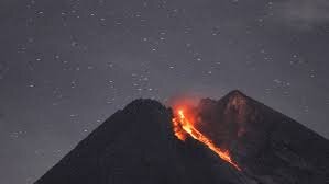 فوران آتشفشان مراپی در اندونزی