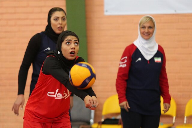 رئیس فدراسیون جهانی والیبال: بی صبرانه منتظر دیدن تیم زنان ایران در بازیهای آسیایی هستم
