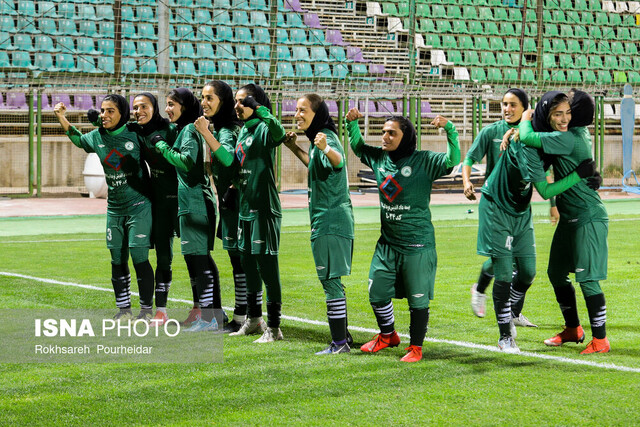 تیم فوتبال زنان ذوب‌آهن منحل می‌شود؟
