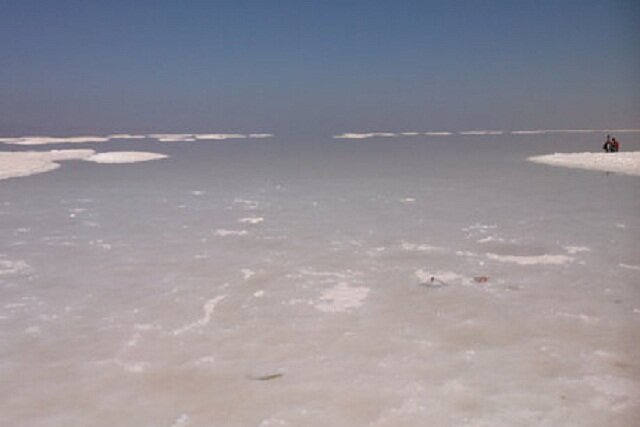نجات ۲ مفقود شده در باتلاق‌های اطراف دریاچه ارومیه