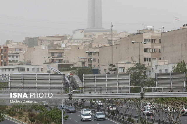 خیزش گردوخاک در غرب و  نیمه جنوبی تهران/کاهش نسبی دما از فردا