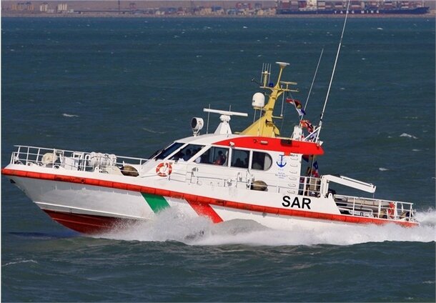 نجات ۶ خدمه لنج باری از غرق شدن در خلیج فارس