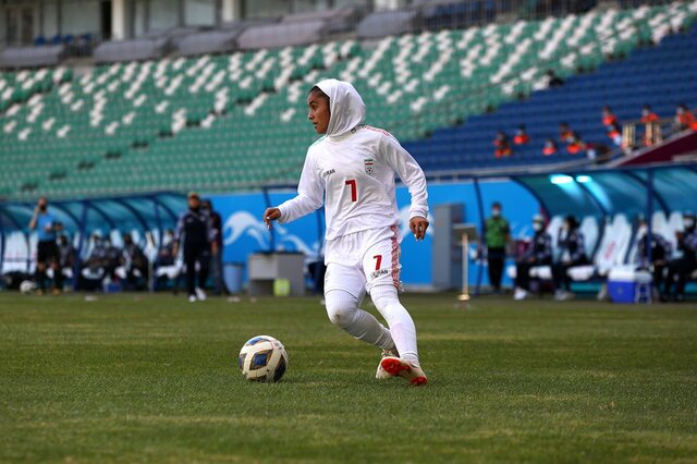 خانم‌ها دیدار تیم‌ملی فوتبال زنان ایران و بلاروس را زنده گزارش می‌کنند