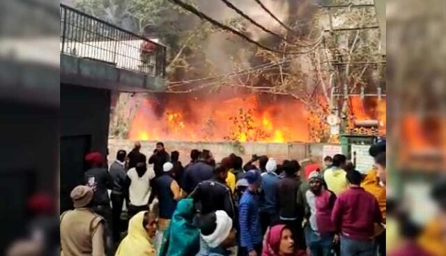 آتش‌سوزی شدید در یک سالن برگزاری مراسم در هند