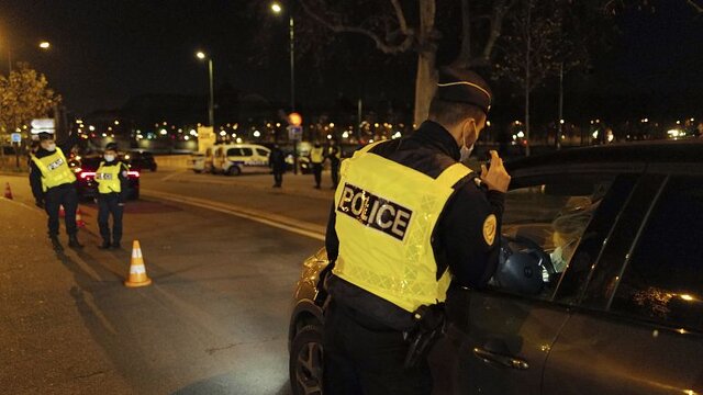 پلیس فرانسه، جوامع اقلیت را بیشتر جریمه می‌کند