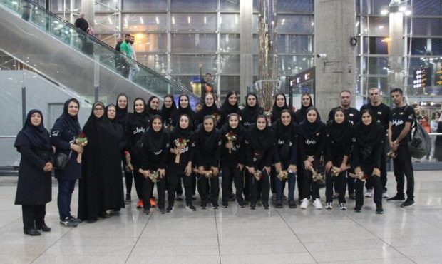 تیم ملی والیبال زنان به ایران بازگشت