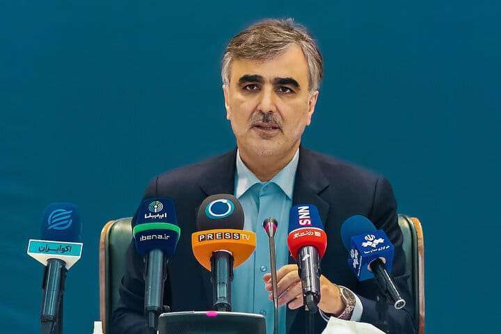 پاسخگویی رئیس‌کل بانک مرکزی به تماس‌های تلفنی مردم