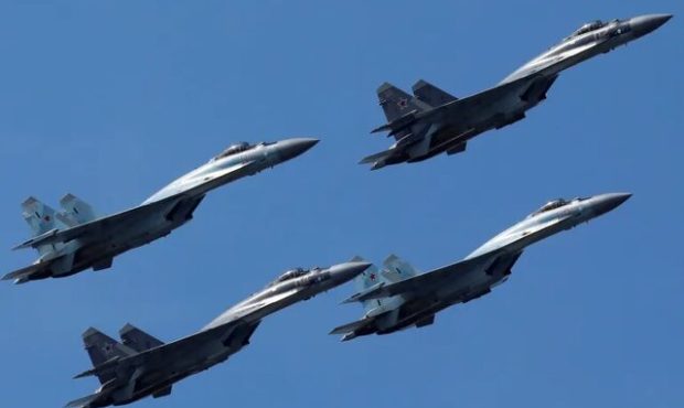۲ جنگنده آمریکایی در آستانه برخورد با جنگنده روسی در آسمان سوریه