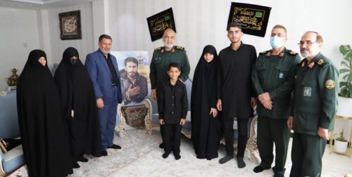 سرلشکر سلامی: رشادت‌های مدافعان حرم موجب خشکیدن ریشه داعش شد