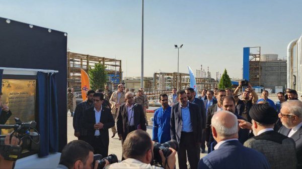افتتاح طرح محیط زیستی تصفیه گازوئیل (DHT) پتروپالایشگاه اصفهان با حضور رئیسی