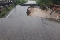 بارش ۲۶۵ میلیمتری در آستارا/ تخریب پل سیبلی و آبگرفتگی روستاهای لوندویل