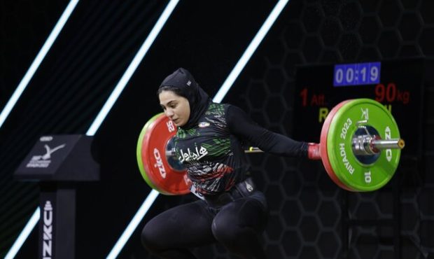 دختر وزنه‌بردار ایران برای دومین بار در قهرمانی جهان اوت کرد + فیلم