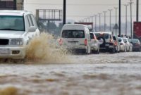 بارندگی و سیلاب در عربستان/ مدارس چندین شهر مجازی شدند