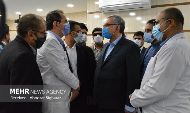 وزیر بهداشت از بیمارستان کودکان مفید بازدید کرد