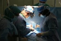 جزئیات عمل قلب خانم ۸۷ ساله با روش جراحی کرونری کم‌تهاجمی