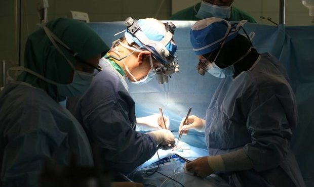 جزئیات عمل قلب خانم ۸۷ ساله با روش جراحی کرونری کم‌تهاجمی