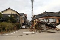 افزایش قربانیان زلزله در ژاپن؛ بازماندگان با یخبندان و خطر رانش‌زمین روبرو هستند