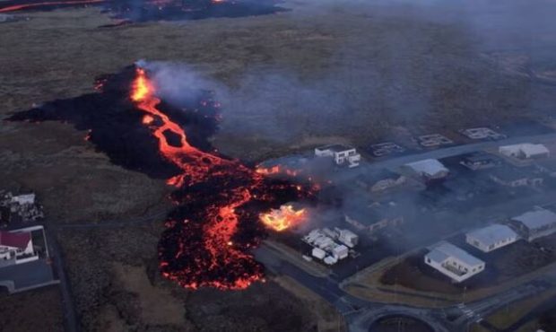 فوران آتشفشان در ایسلند و احتمال فروپاشی یک شهر + فیلم