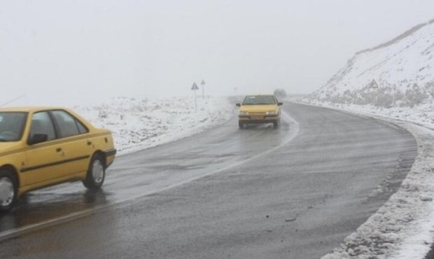 بارش برف و باران در محور چالوس و آزادراه تهران – شمال