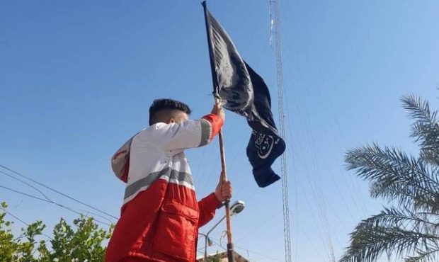 برافراشته شدن پرچم سیاه در پایگاه‌های هلال احمر