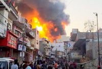آتش سوزی در یک کارخانه رنگ در هند با ۱۱ کشته