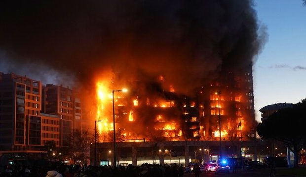 آتش‌سوزی شدید در برج مسکونی در «والنسیا»ی اسپانیا + فیلم