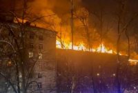 مهار حریق بزرگ در یک ساختمان مسکونی در مسکو؛ صدها نفر تخلیه شدند + فیلم