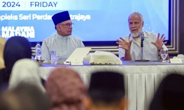 یوسف اسلام با قطار صلح به مالزی می رود