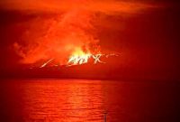فوران آتشفشان در پارک ملی اکوادور + فیلم