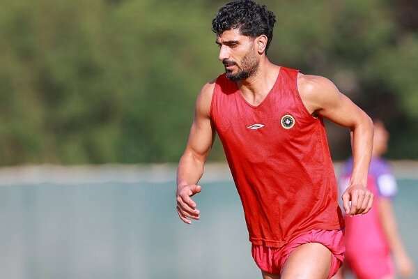 مدافع تیم فوتبال سپاهان برای دیدار با شمس آذر آماده شد مدافع تیم فوتبال سپاهان برای دیدار با شمس آذر آماده شد