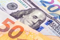 ثبات قیمت دلار و افزایش یورو امروز ۳۰ اردیبهشت در مرکز مبادله