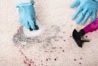 راهنمای جامع تمیز کردن فرش‌های روشن: از روش‌های خانگی تا خدمات حرفه‌ای قالیشویی
