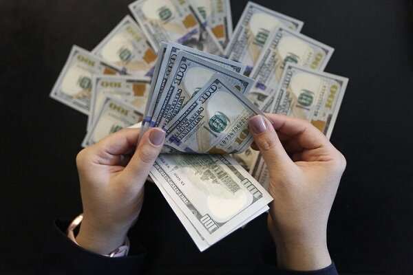 ۳۲.۷ میلیارد دلار ارز واردات تأمین شد ۳۲.۷ میلیارد دلار ارز واردات تأمین شد