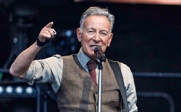 خواننده مشهور آمریکایی: جای ترامپ در زبالهدان تاریخ است خواننده مشهور آمریکایی: جای ترامپ در زبالهدان تاریخ است