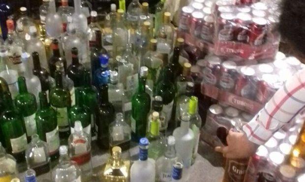 کشف و ضبط محموله مشروبات الکلی در مبادی خروجی قشم کشف و ضبط محموله مشروبات الکلی در مبادی خروجی قشم