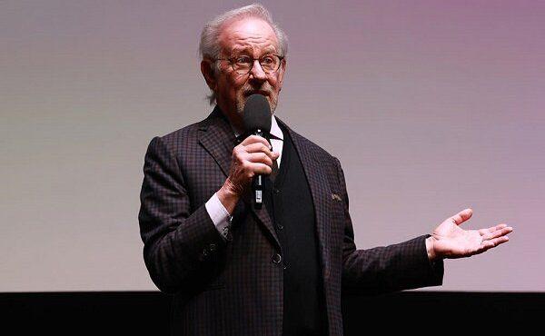 «همنت» با کلوئی ژائو، اسپیلبرگ و سم مندس در لندن دیده شد «همنت» با کلوئی ژائو، اسپیلبرگ و سم مندس در لندن دیده شد