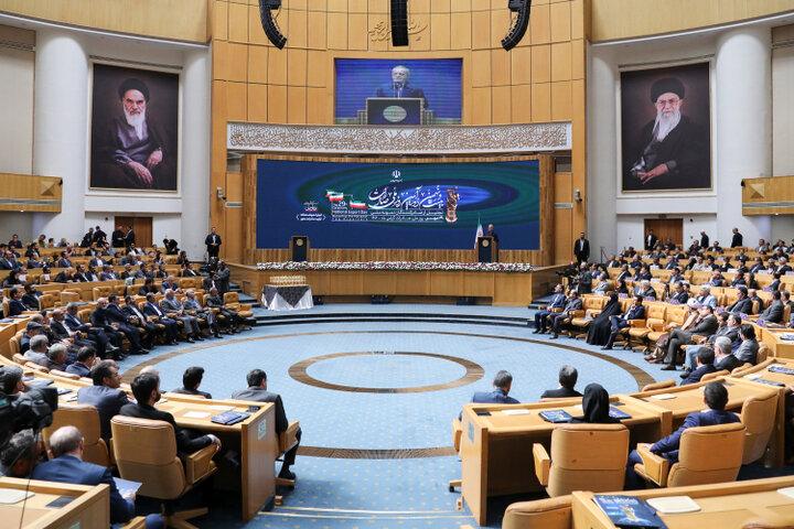 پزشکیان: در مسیر ساخت آینده ایران تسلیم هیچ محدودیتی نخواهیم شد