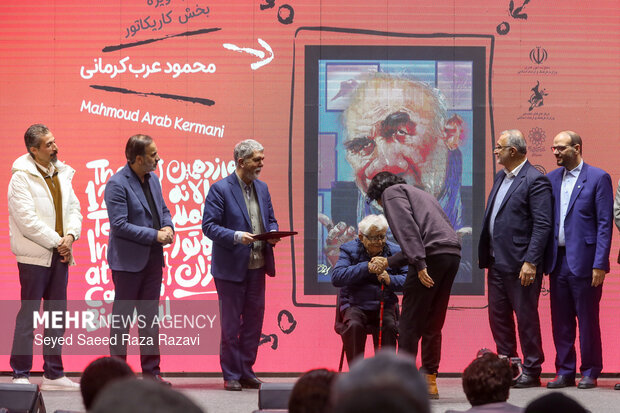 دوسالانه کاریکاتور در گام پایانی؛ این هنر نماد «ما می‌توانیم» است