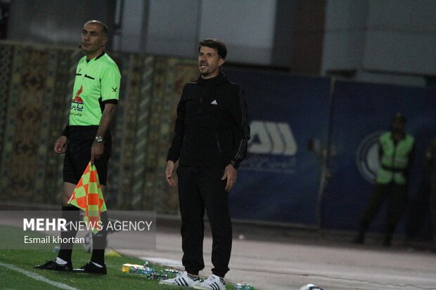 سرمربی ذوبآهن اصفهان برکنار شد؛ پایان تلخ حدادیفر در فولادشهر