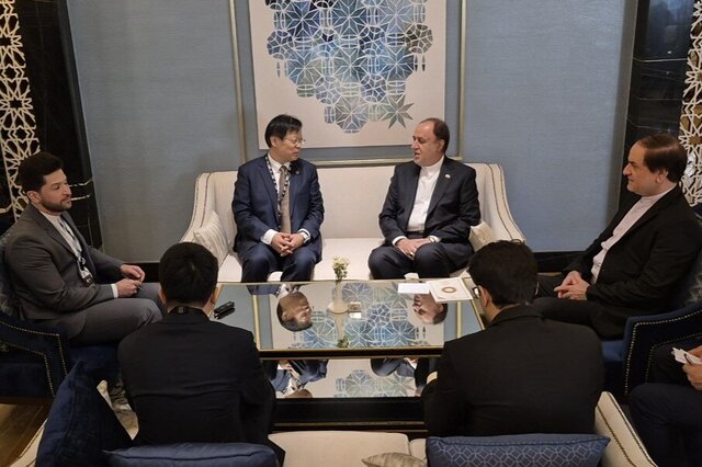 حاجی‌بابایی: رئیس‌جمهور آمریکا به قوانین بین‌المللی متعهد نیست