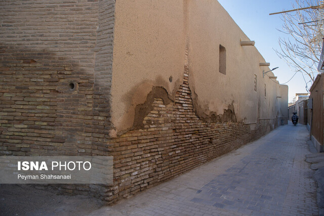 انکار چندساله منشاء رطوبت، مسجد جامع عتیق اصفهان را در معرض آسیب قرارداد